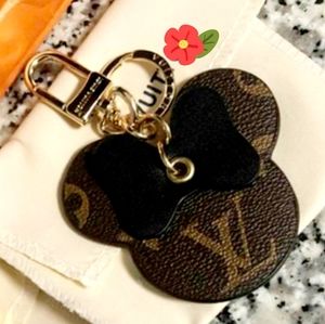 Brand New Women ✨️ Keychain